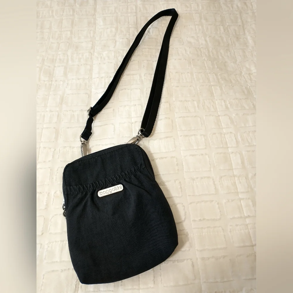 Baggallini Black Take Two Bryant Crossbody with Adjustable Strap, RFID-protected